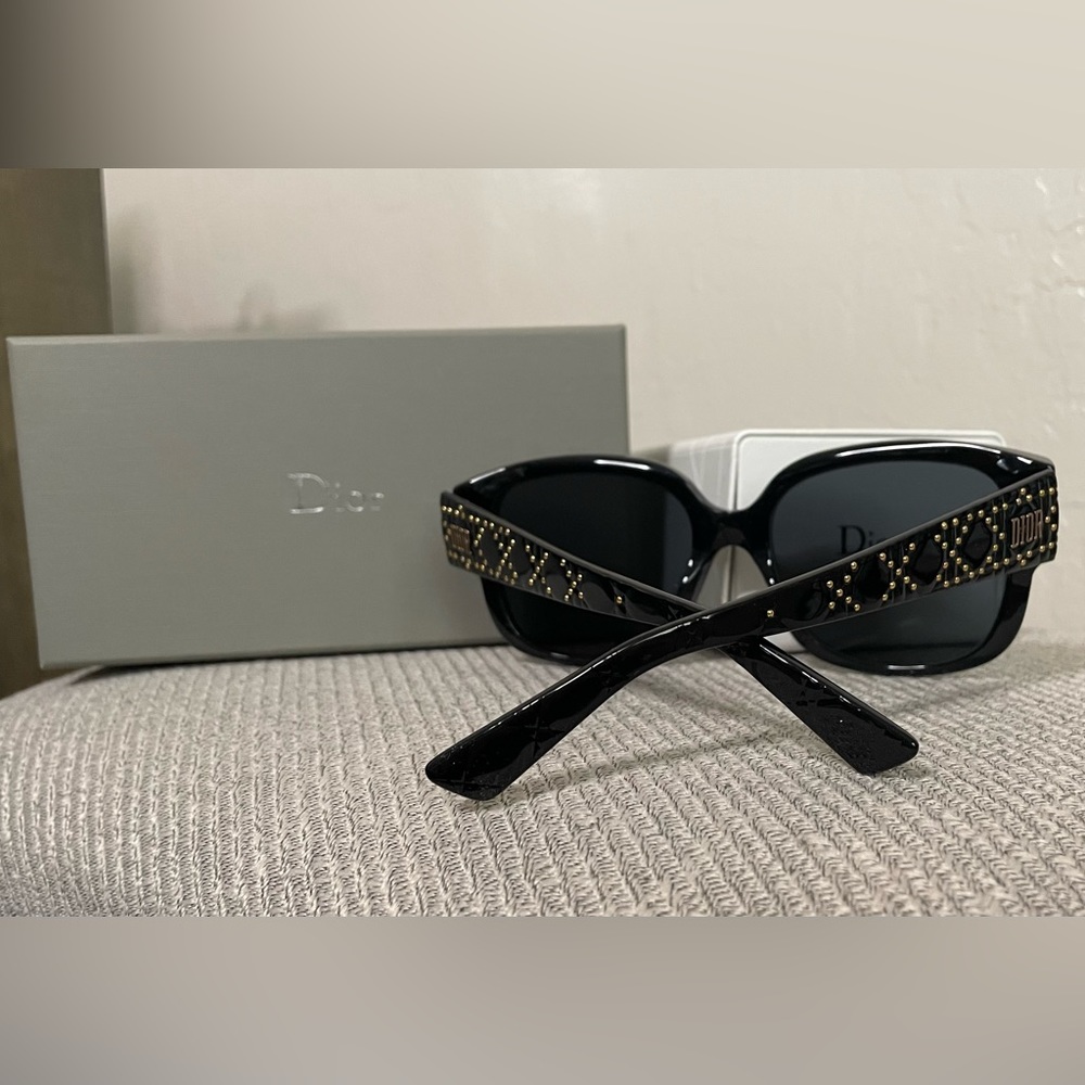 🎉HP🎉New! Dior Lady Dior Studs 54MM Black/Gold Sunglasses✨ Case, Box & Cloth - Picture 12 of 16